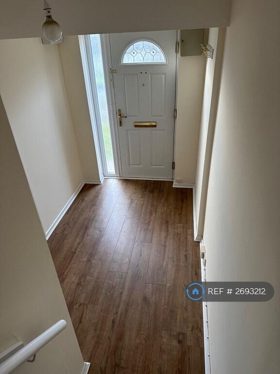 Entrance Hall/Front Door