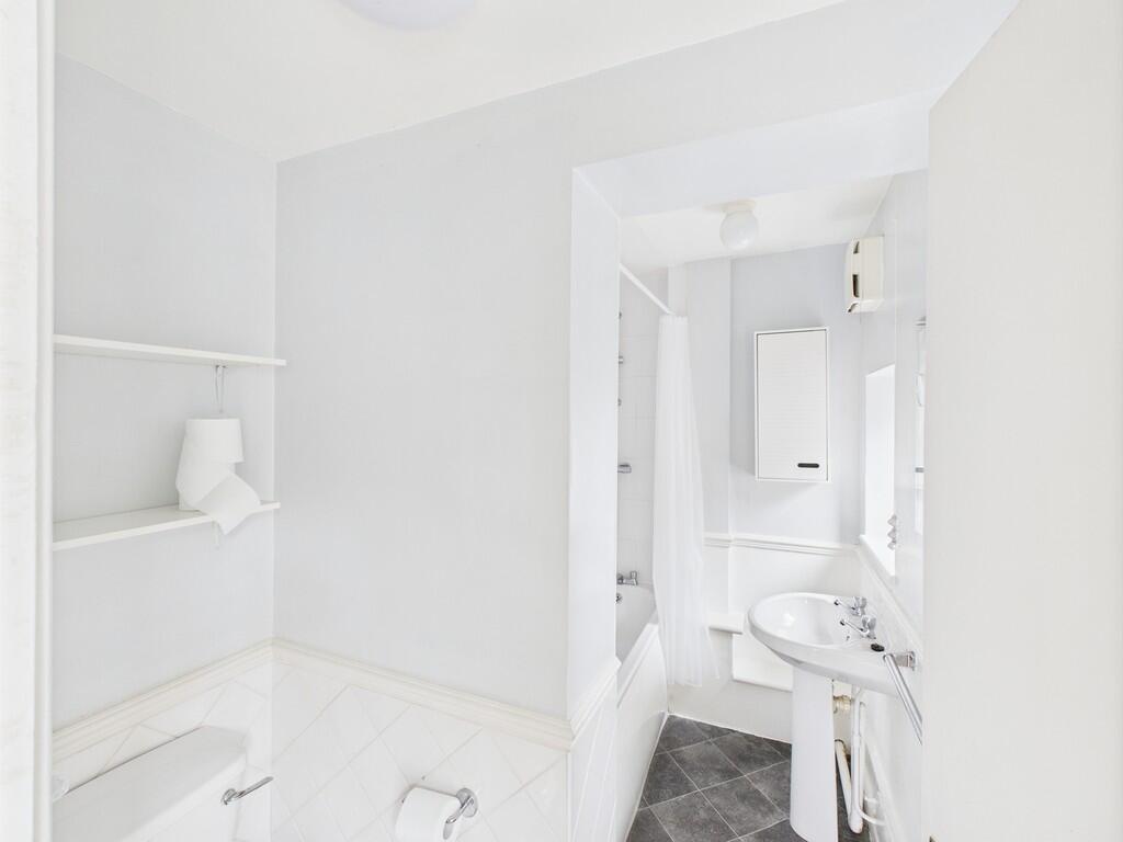 CAM02854G0-PR0433...