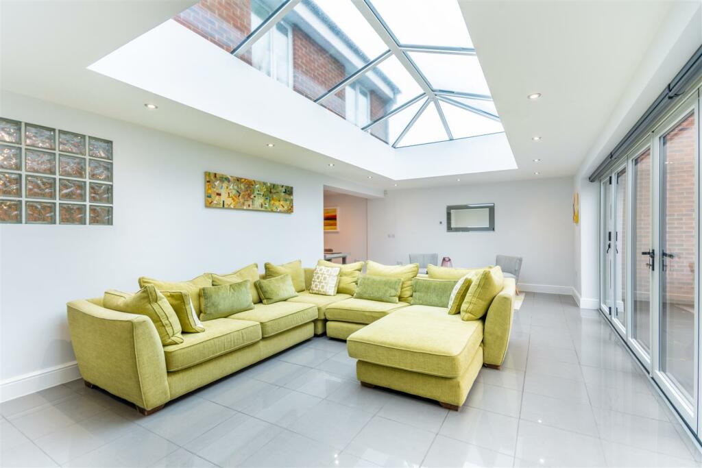 8627852-interior11.jpg