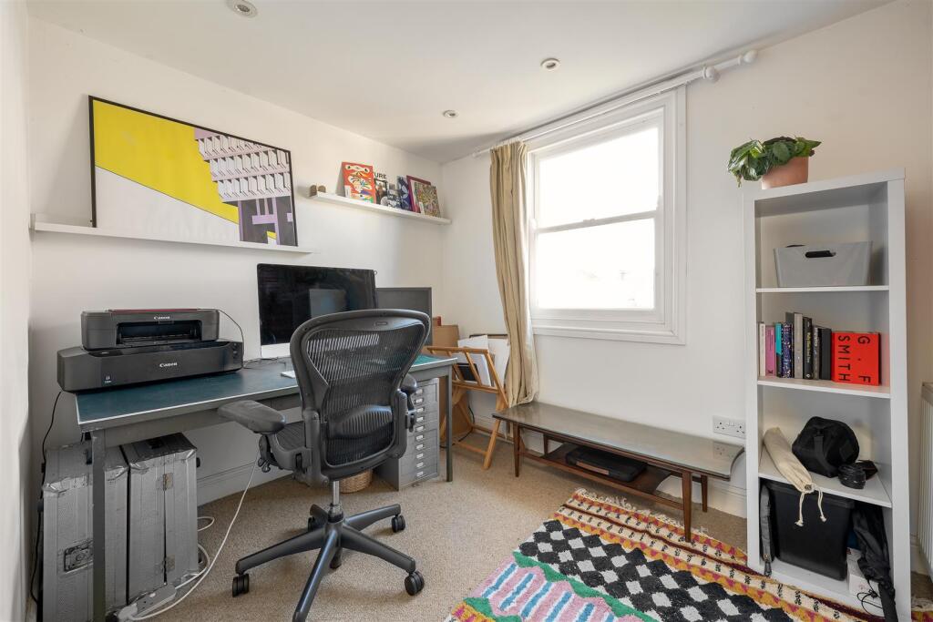 Farmer Road, E10