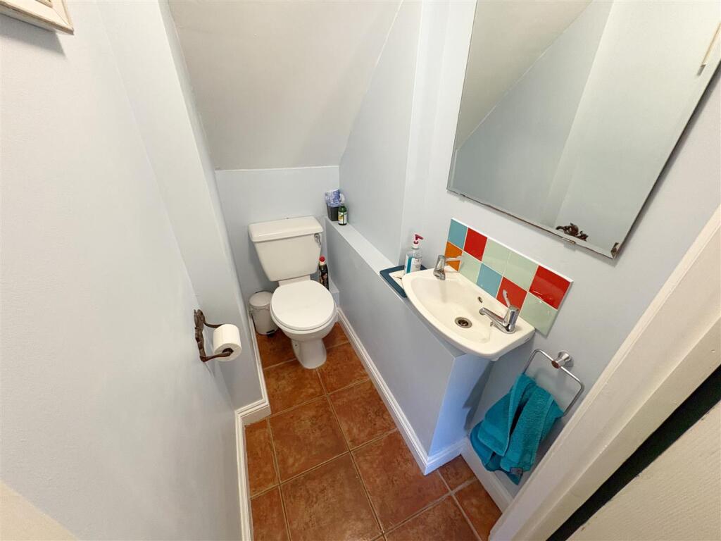 Downstairs WC (1).jpg