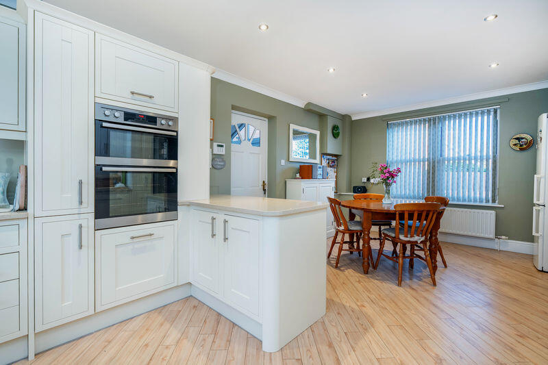 Kitchen/Dining