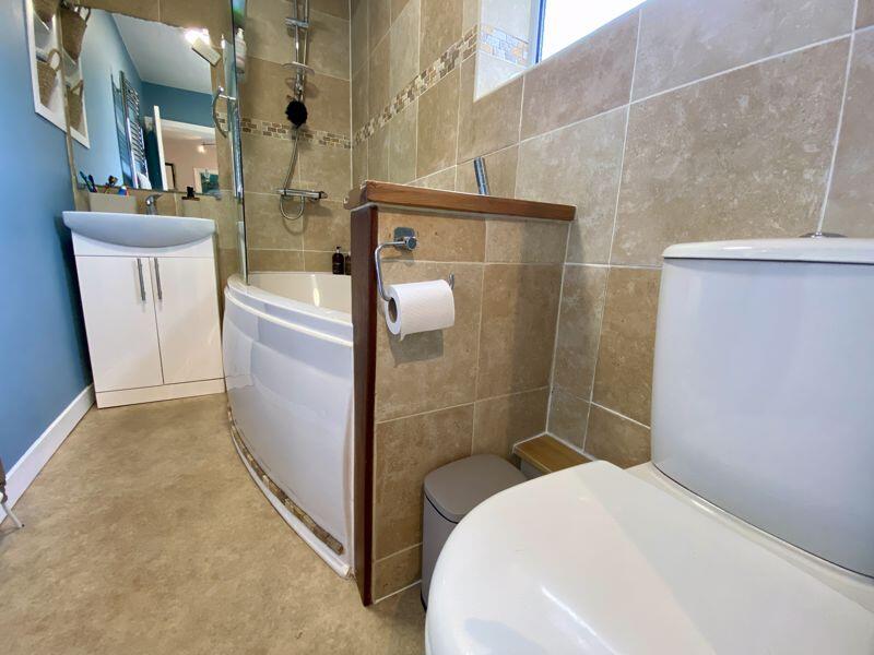 Family Bathroom/WC