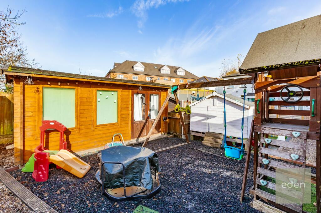 SUMMERHOUSE