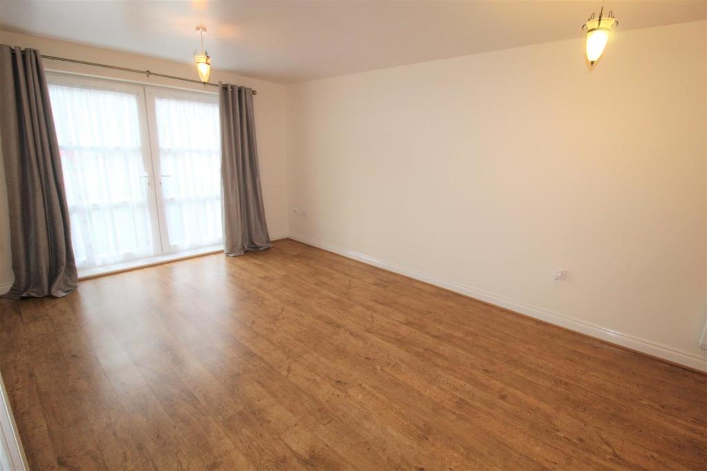 Lounge/Kitchen Area