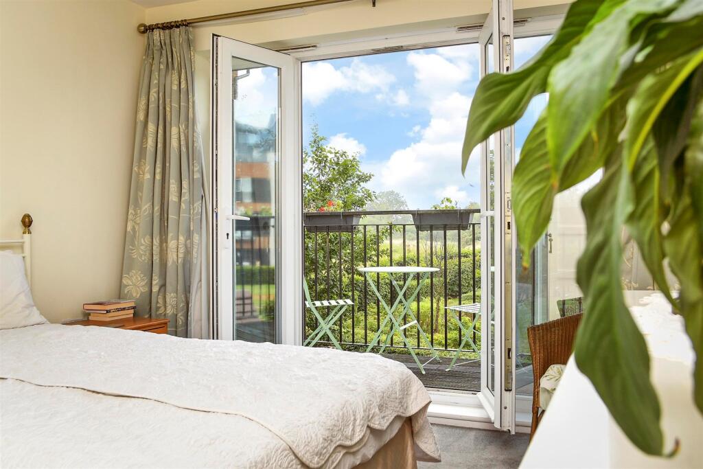 External Lifestyle Photograph