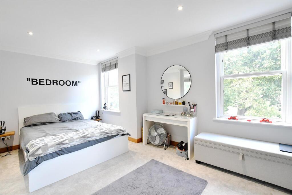 Byron Court Bedroom 1.jpg