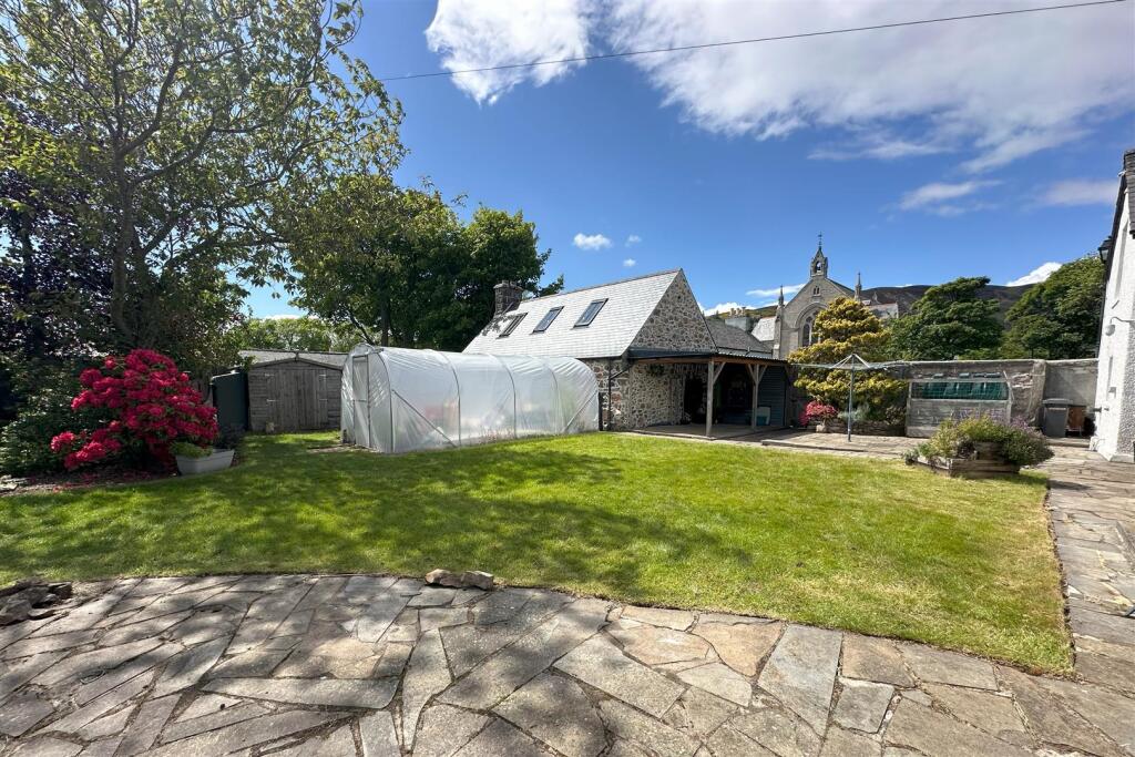 GARDEN &amp; WORKSHOP