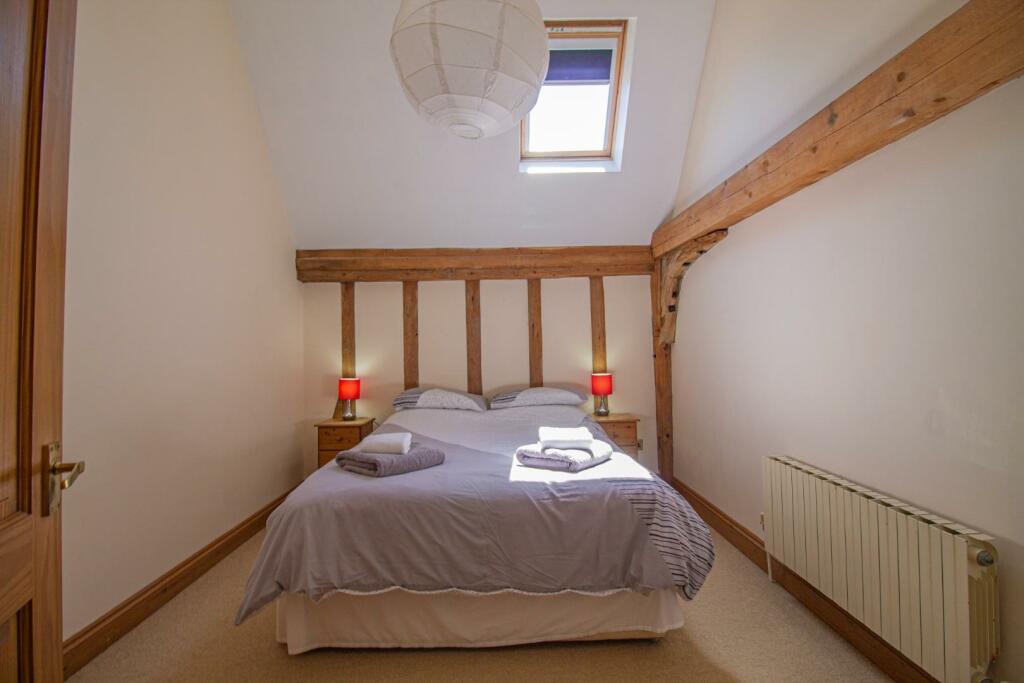 2 Clamp Farm Barns [Bedroom 3].jpg