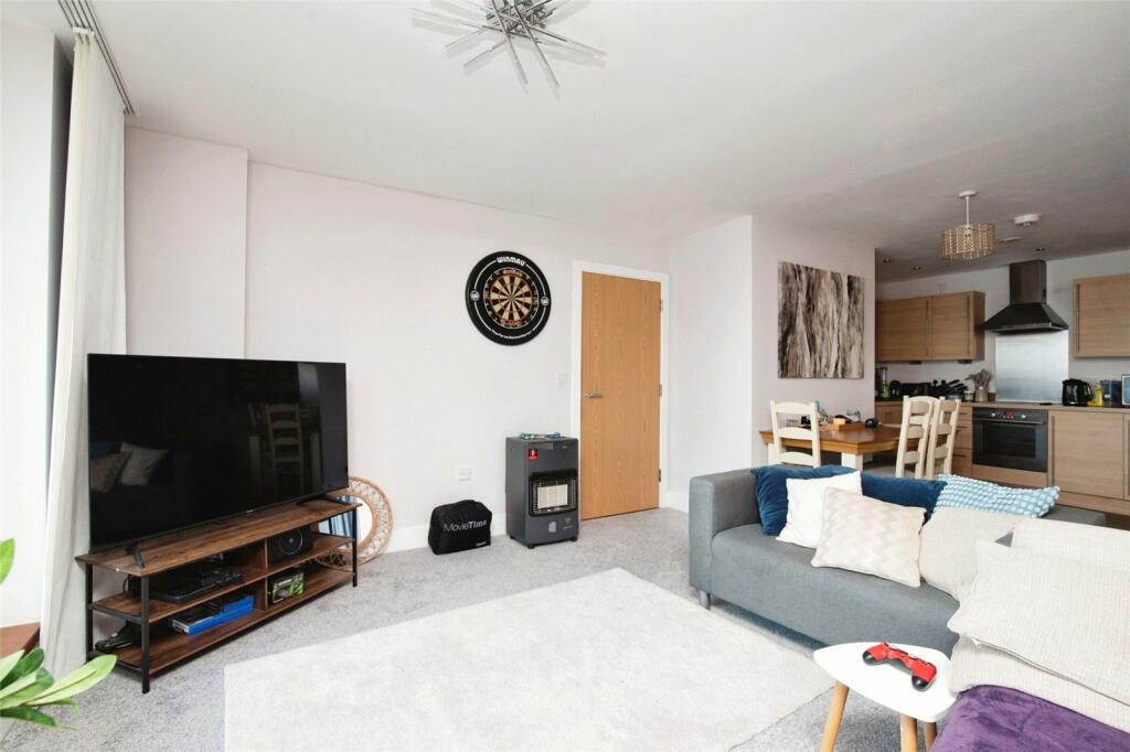 Living/Dining Area