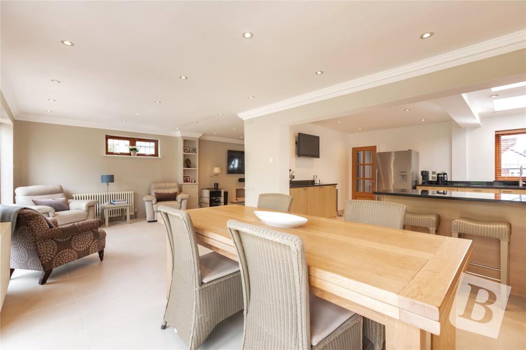 Dining / Entertainme