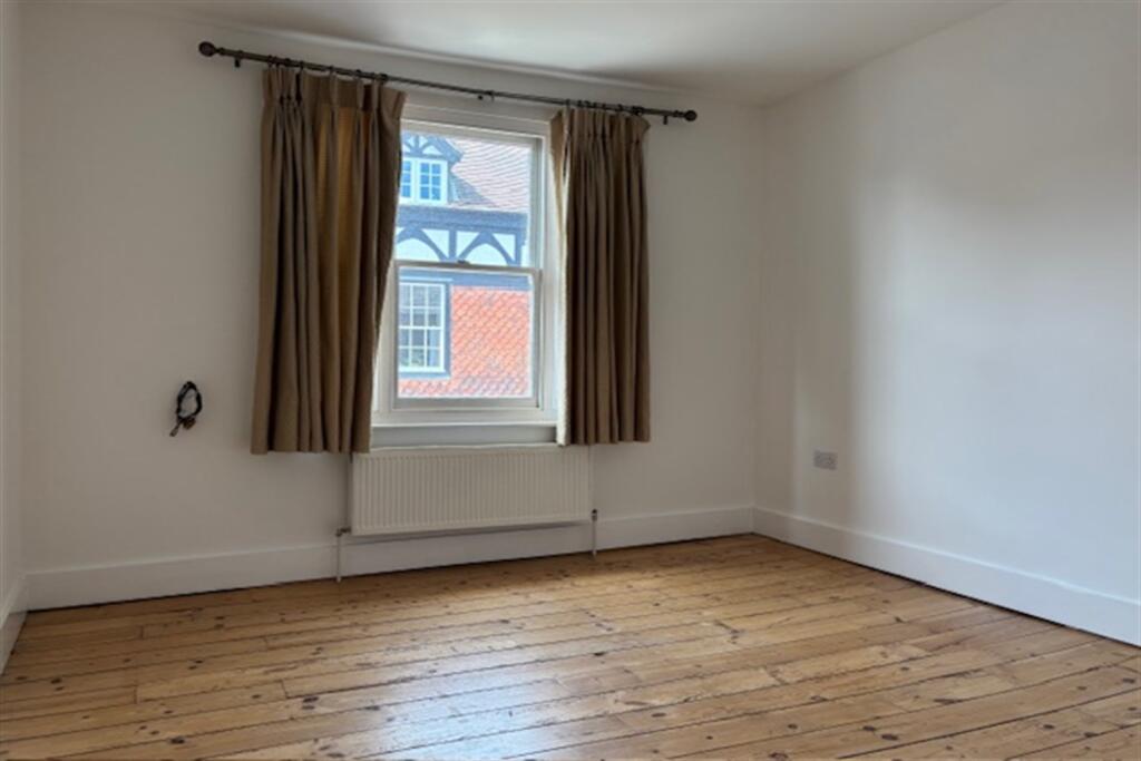 Bedroom 3 (Main)