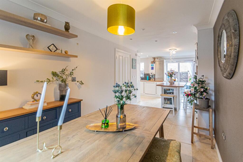 Kitchen &amp; Dining Room