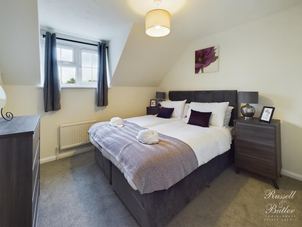 CAM01995G0-PR0248-STILL005