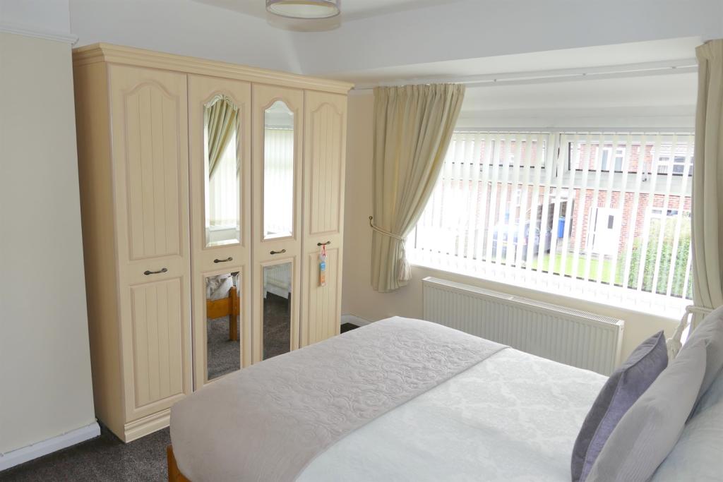 Bed 1 b