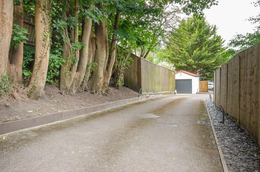 Garage &amp; appraoch.jpg