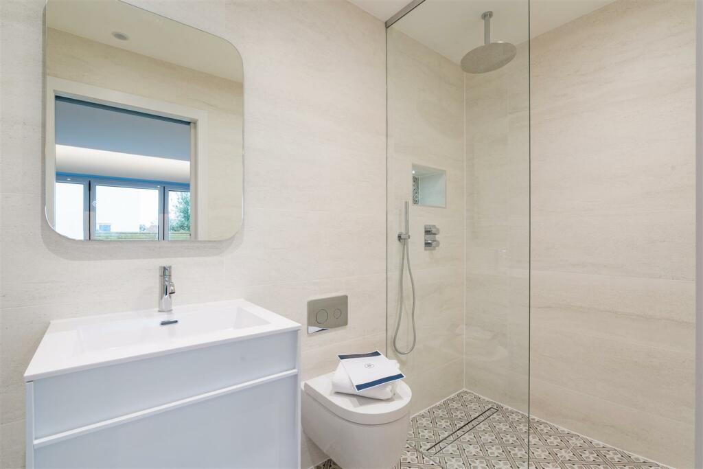 304 Sandbanks Road 327170 - (22).jpg