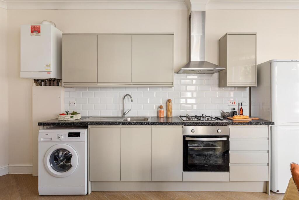 Flat 1, 1a, Hartley Road, E11