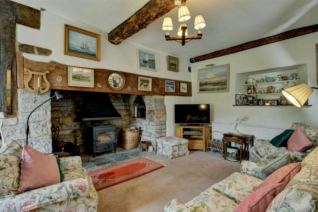 Sitting Room / Snug