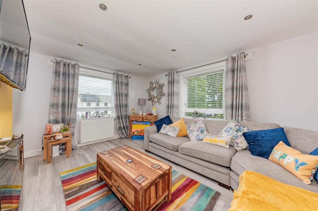 1-L 143 Fintry Drive Dundee-11.JPG