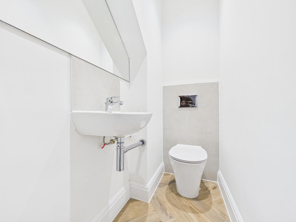 CAM01354G0-PR0620-STILL007