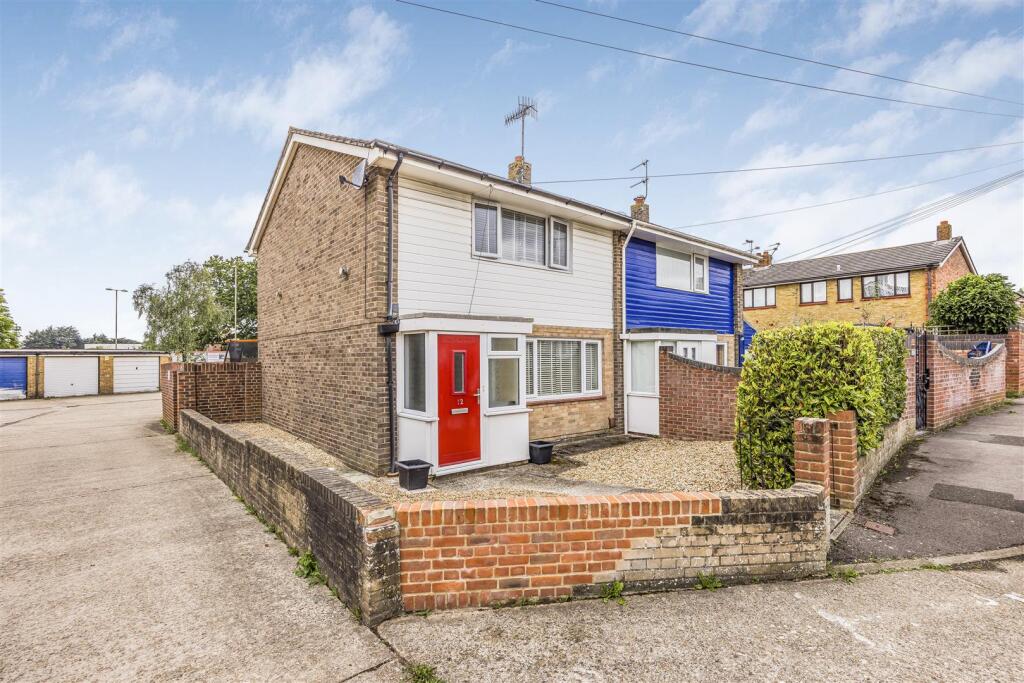 12 Passfield Walk, Havant-PorticoMarketing-SarahOl