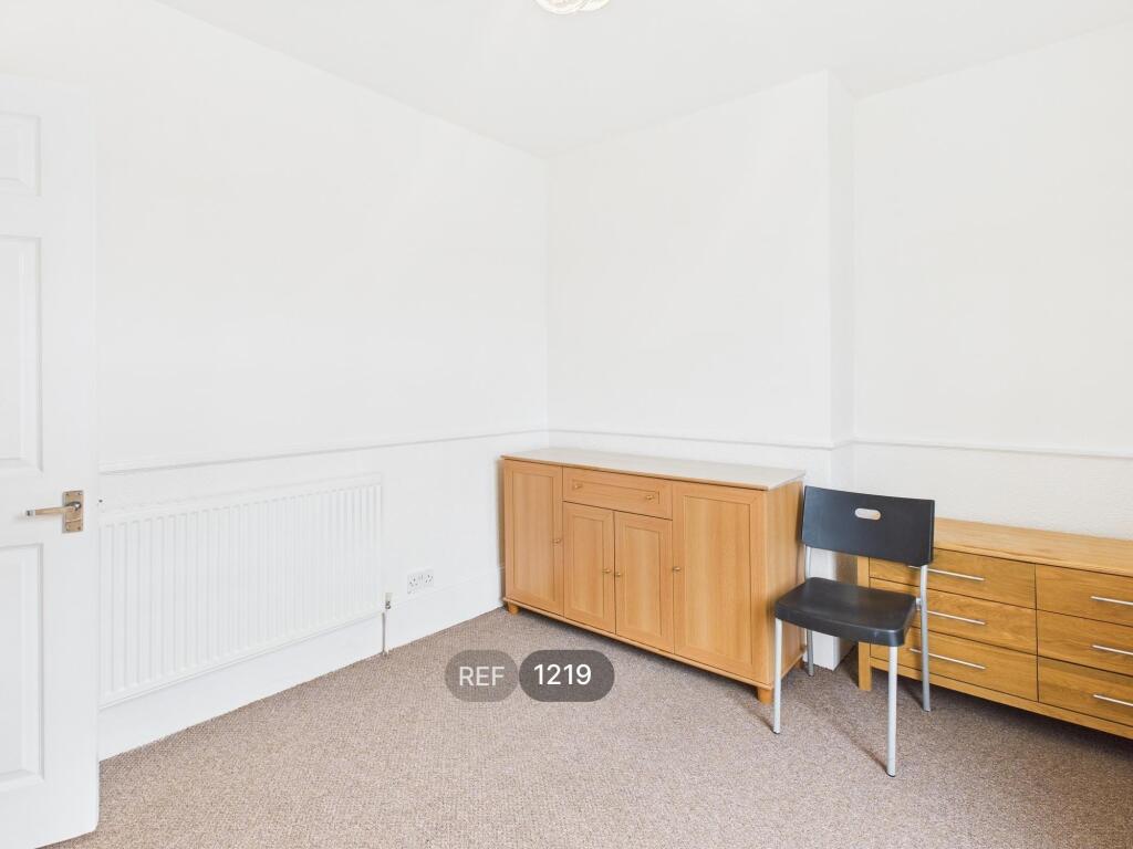 Kitchen &amp; Living area