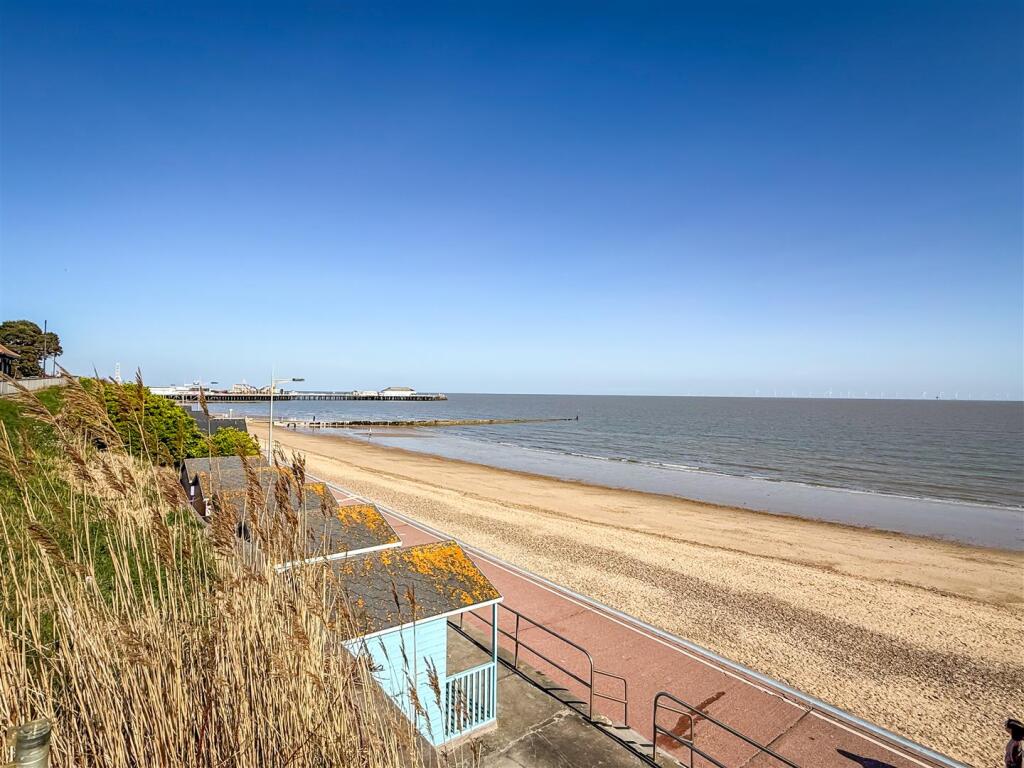 CLACTON SEA FRONT