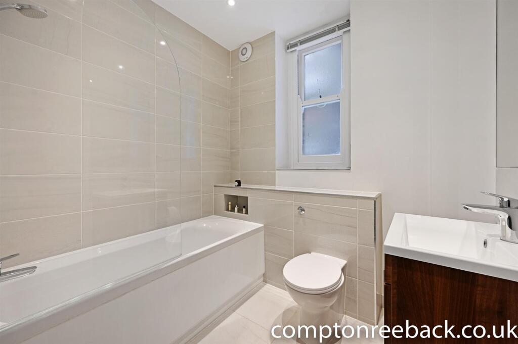 RCCR- 115 delaware mansions- Bathroom.jpg