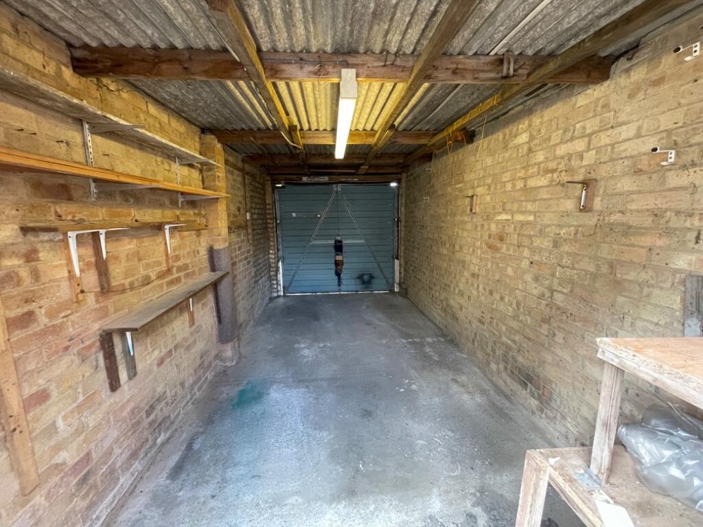 GARAGE INTERNAL
