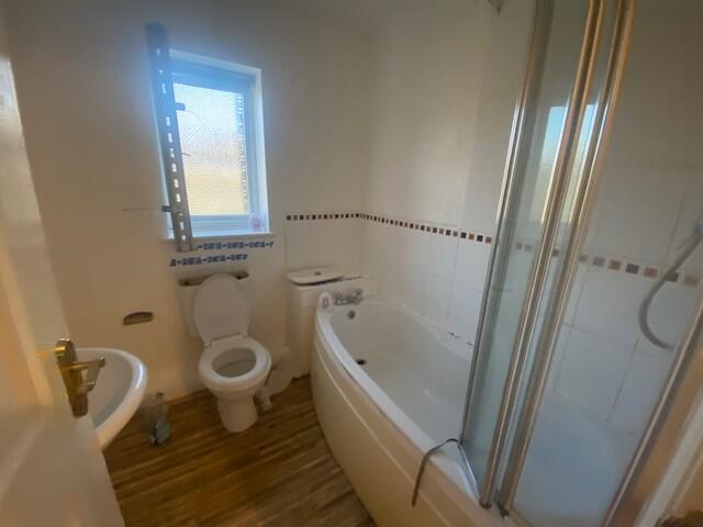 BATHROOM T202511181148.jpg