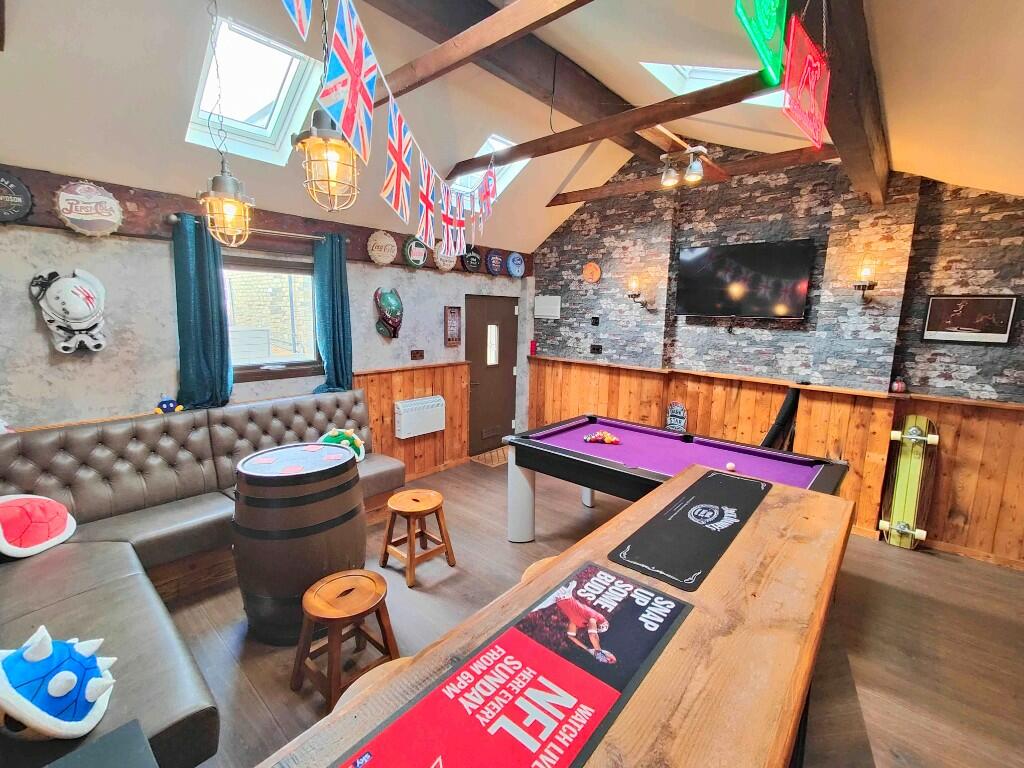 Feature Bar