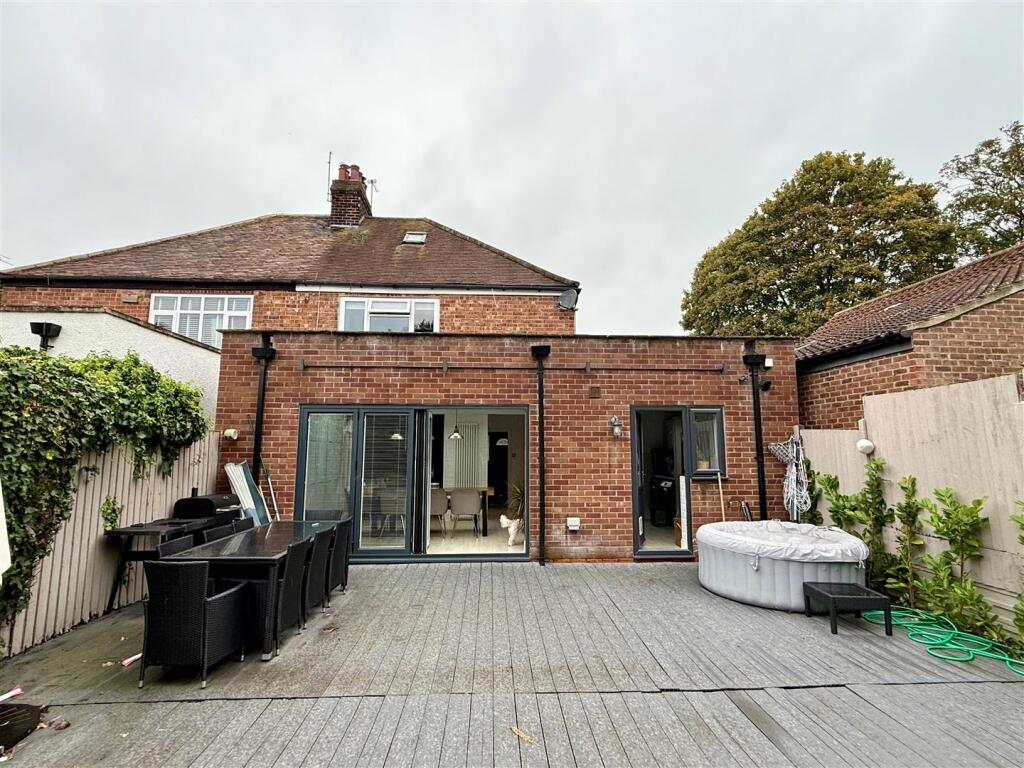 72 Elloughton - Rear Decking.jpg