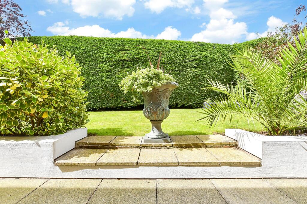 External Lifestyle Photograph