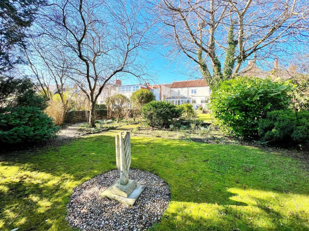 Garden 12.jpg