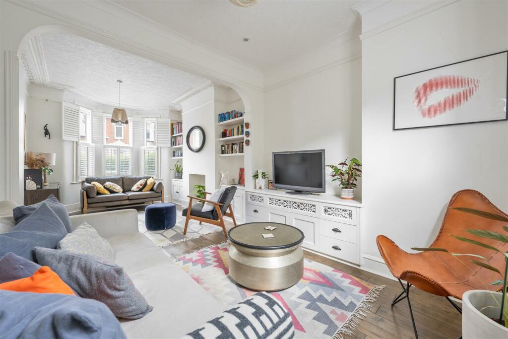 Cavendish Drive E11