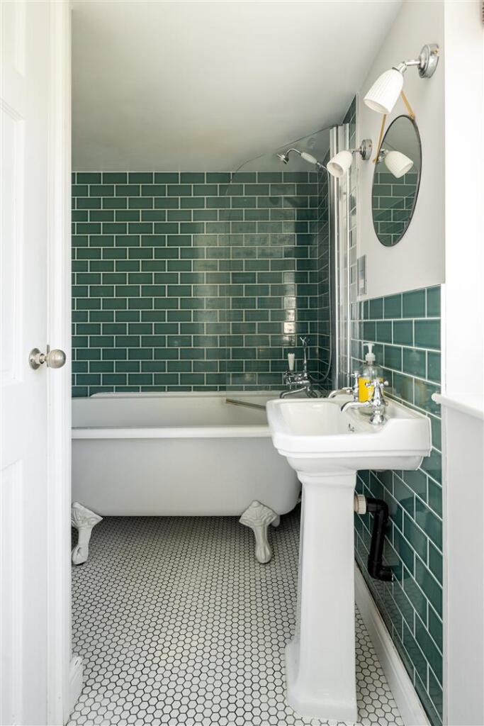 Folkestone Road, E17