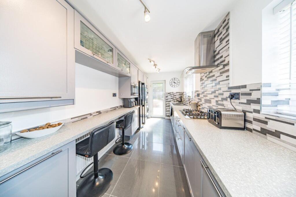 1 Longview Drive kitchen 2.jpg