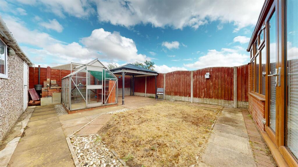 Hyacinth Close Rear Garden
