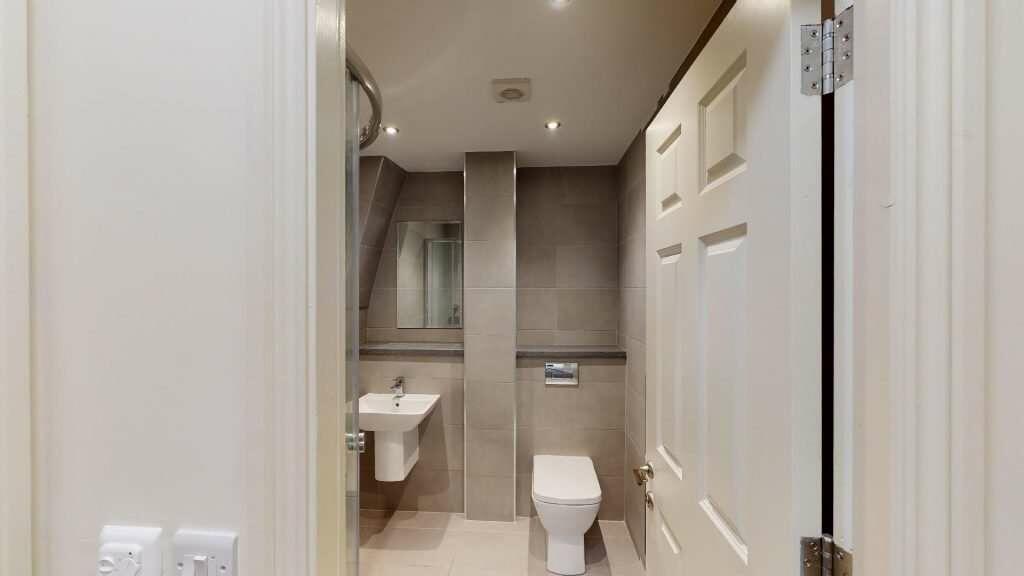 Flat_9_St_James_Row