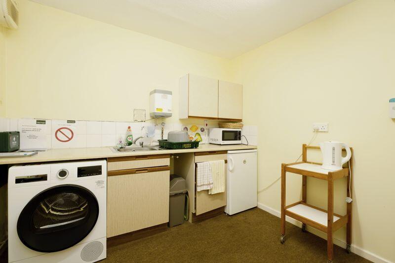 COMMUNAL KITCHEN