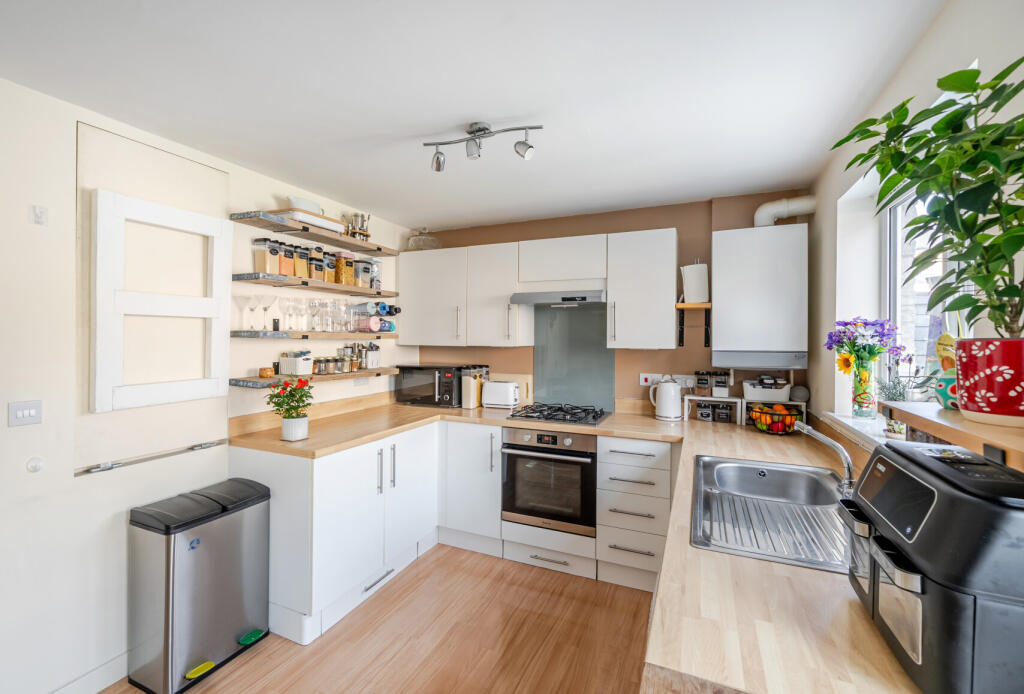 1341122-9-689f045...