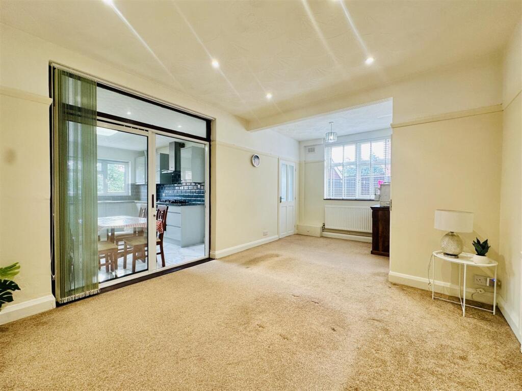 SITTING ROOM