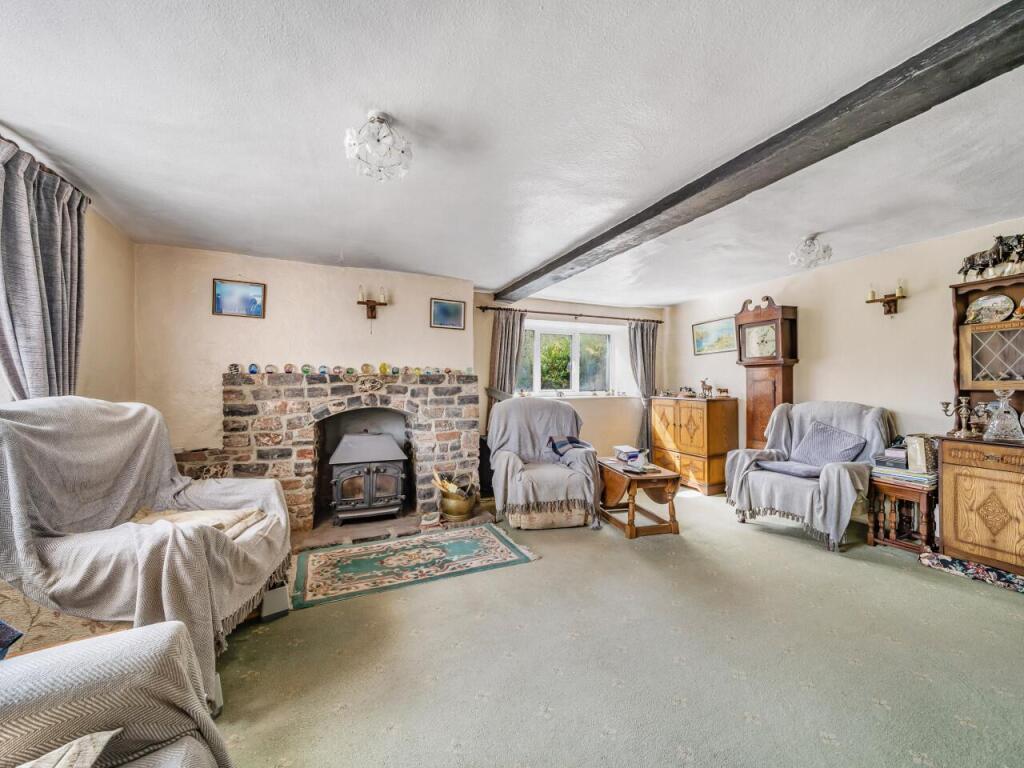 5 Farmhouse lounge.jpg