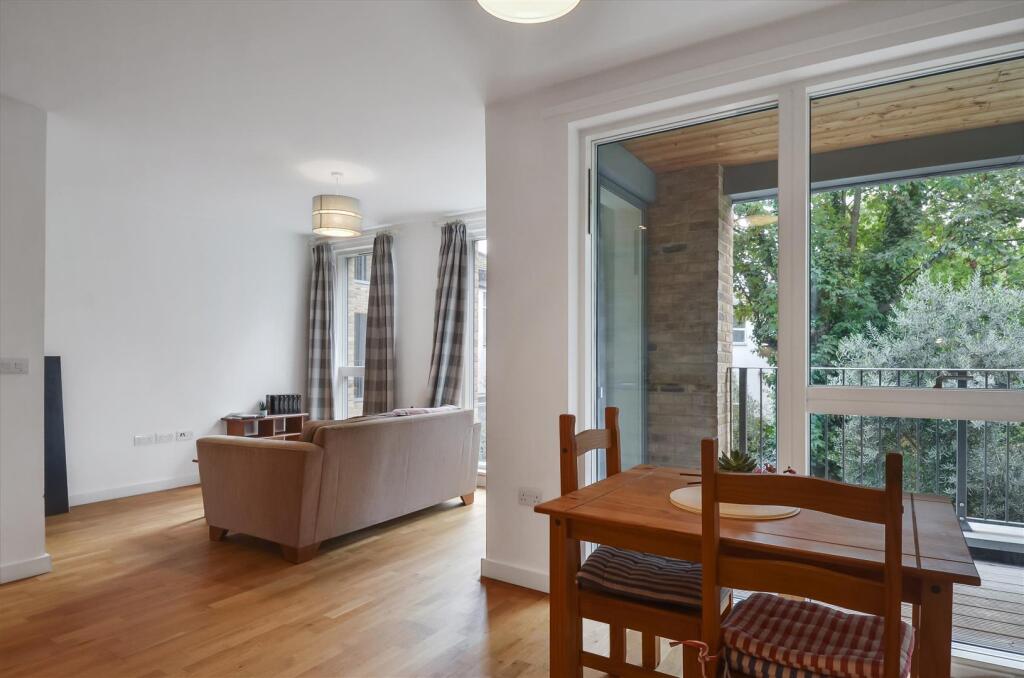 Lounge Area_Pic_ (2).jpg