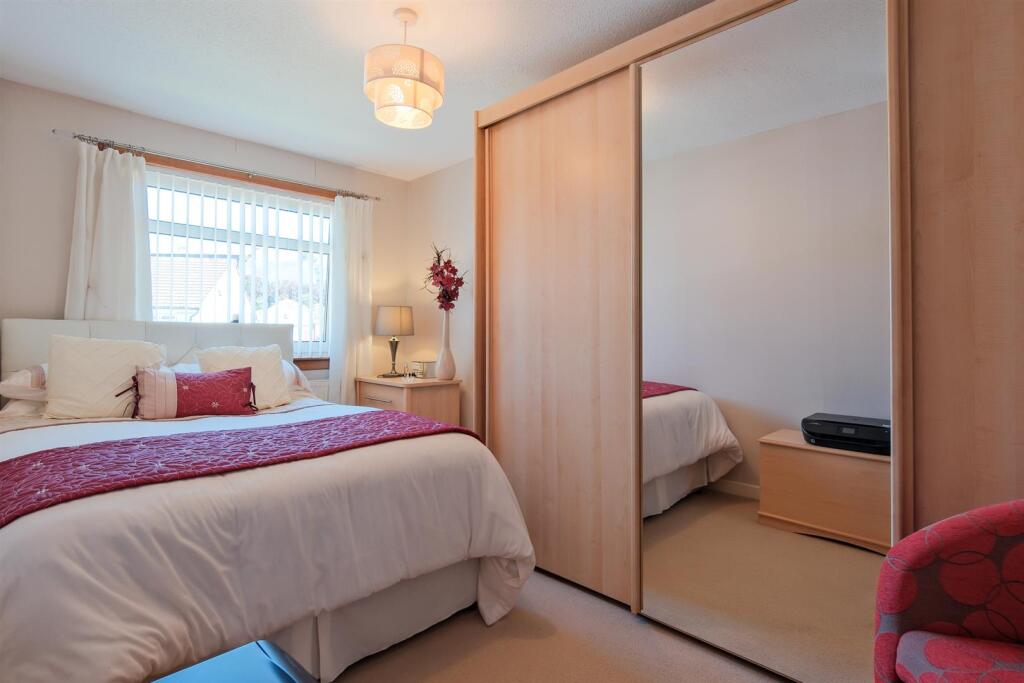 031-11 Whiteshaw Avenue, Carluke, ML8 5DF.jpg