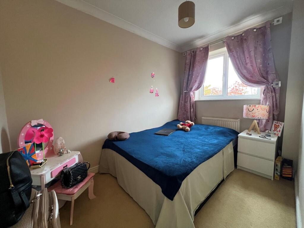 bed 2.jpg
