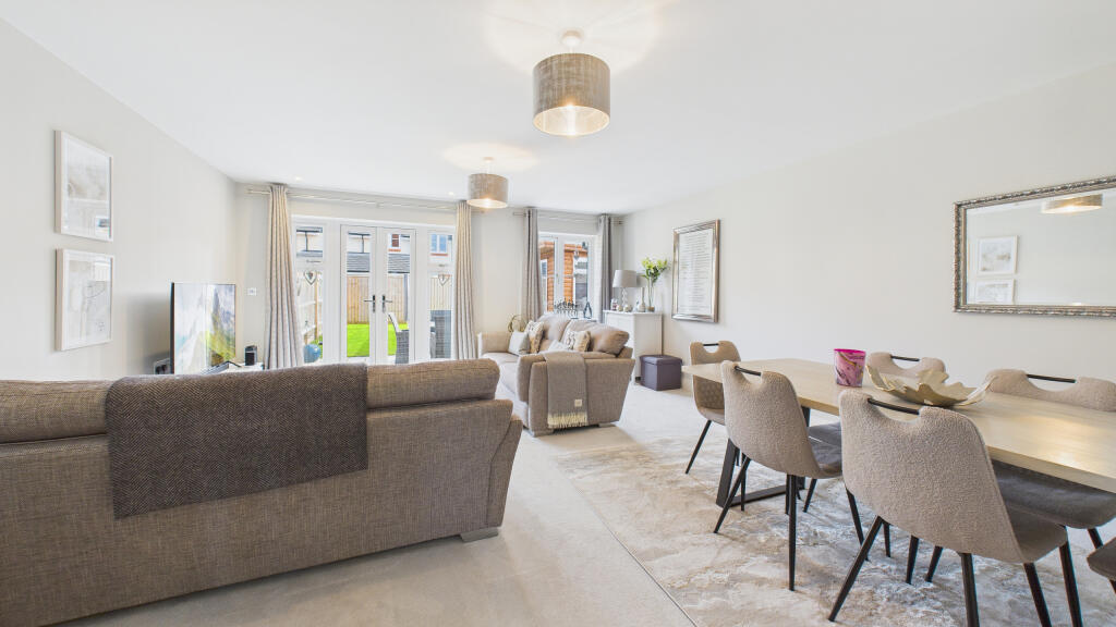 CAM04968G0-PR0066-STILL006