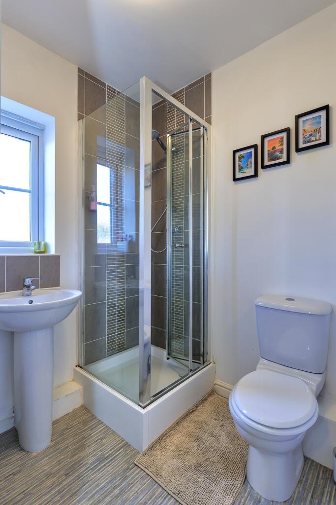 83 Garston cresent-24