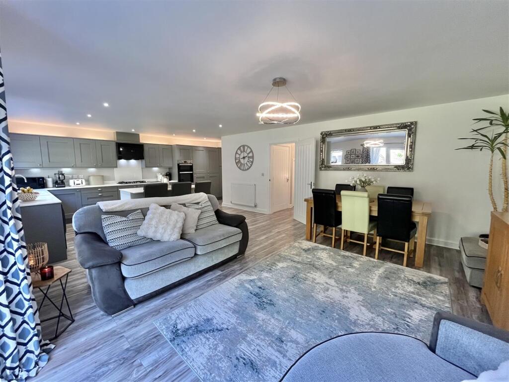 Family/Dining Room &amp; Kitchen